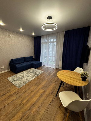 Купить --комнатную квартиру