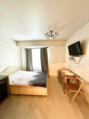 Купить --комнатную квартиру